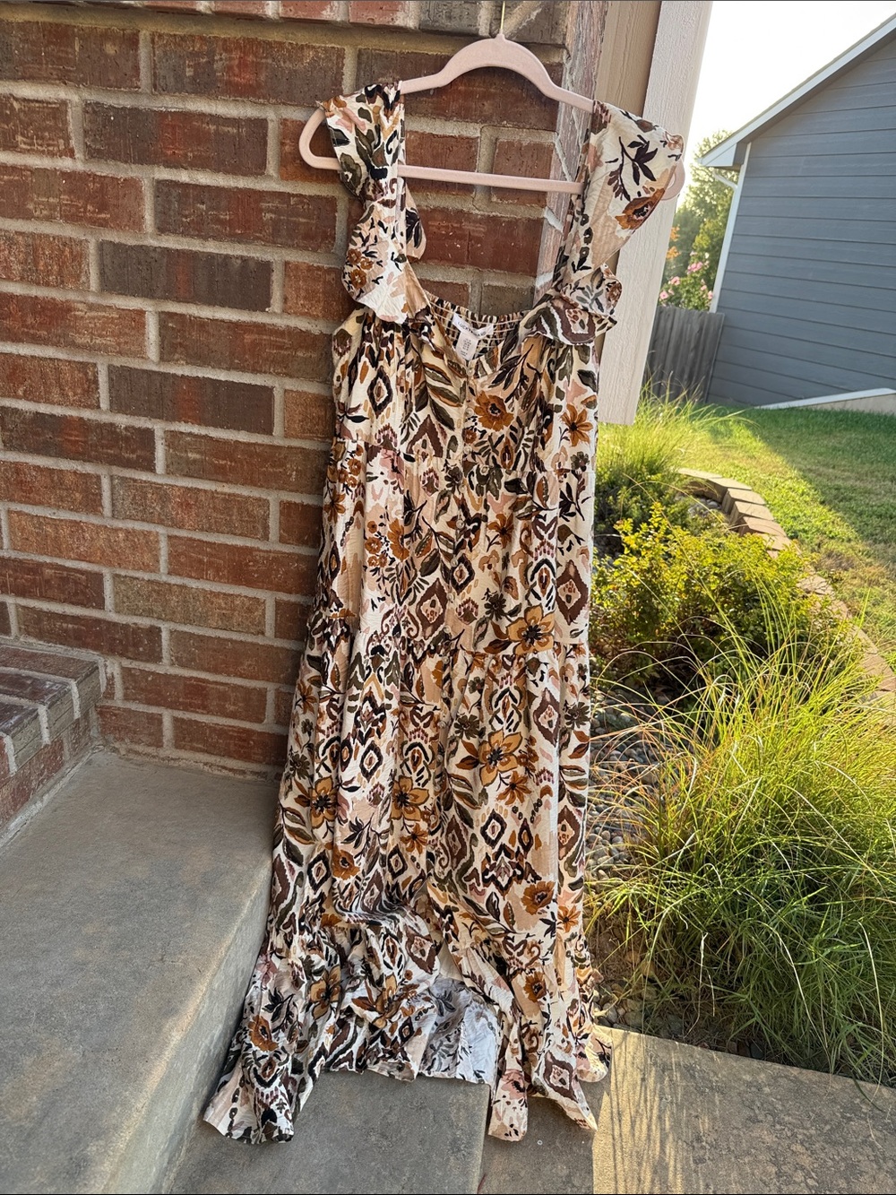 Lucky Brand Ladies M Floral Tiered Maxi Dress in Beige and Brown NWT